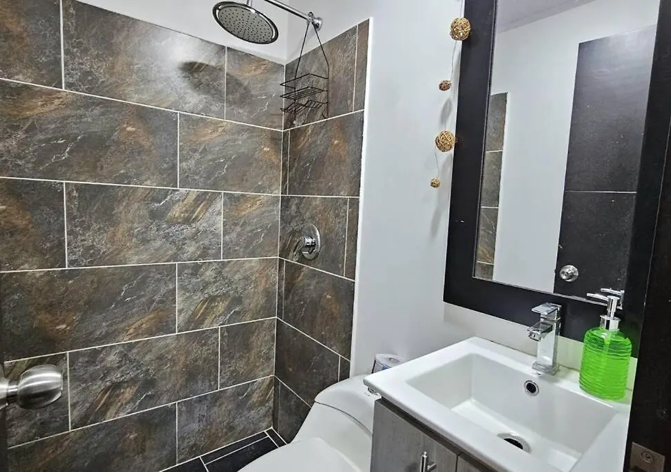 Apartamento Encantador Nuevo, Laureles - America Medellin Apartment